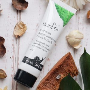 Cremă revitalizanta de maini anti-imbatrânire cu mucilagiu de melc,60 g